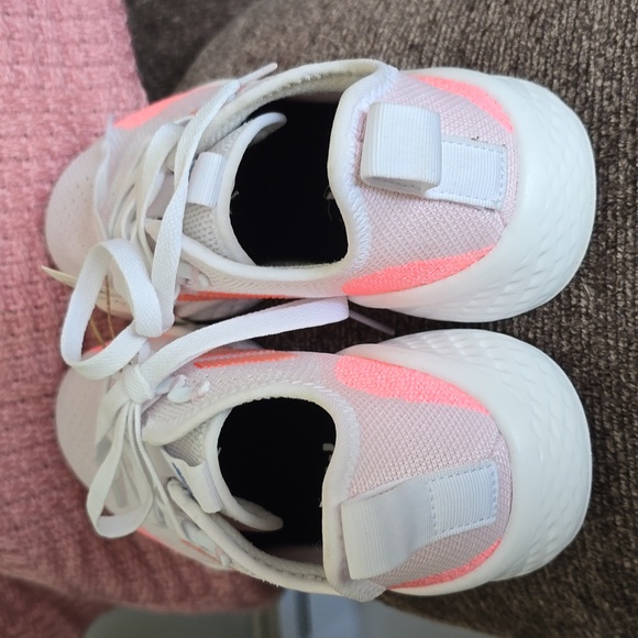 ADIDAS BRAND WOMEN'S WHITE ATHLETIC SHOES SNEAKERS SIZE 6 - Picture 4 of 11